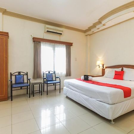 Reddoorz Plus Near Taman Siring Banua Anyar Buitenkant foto