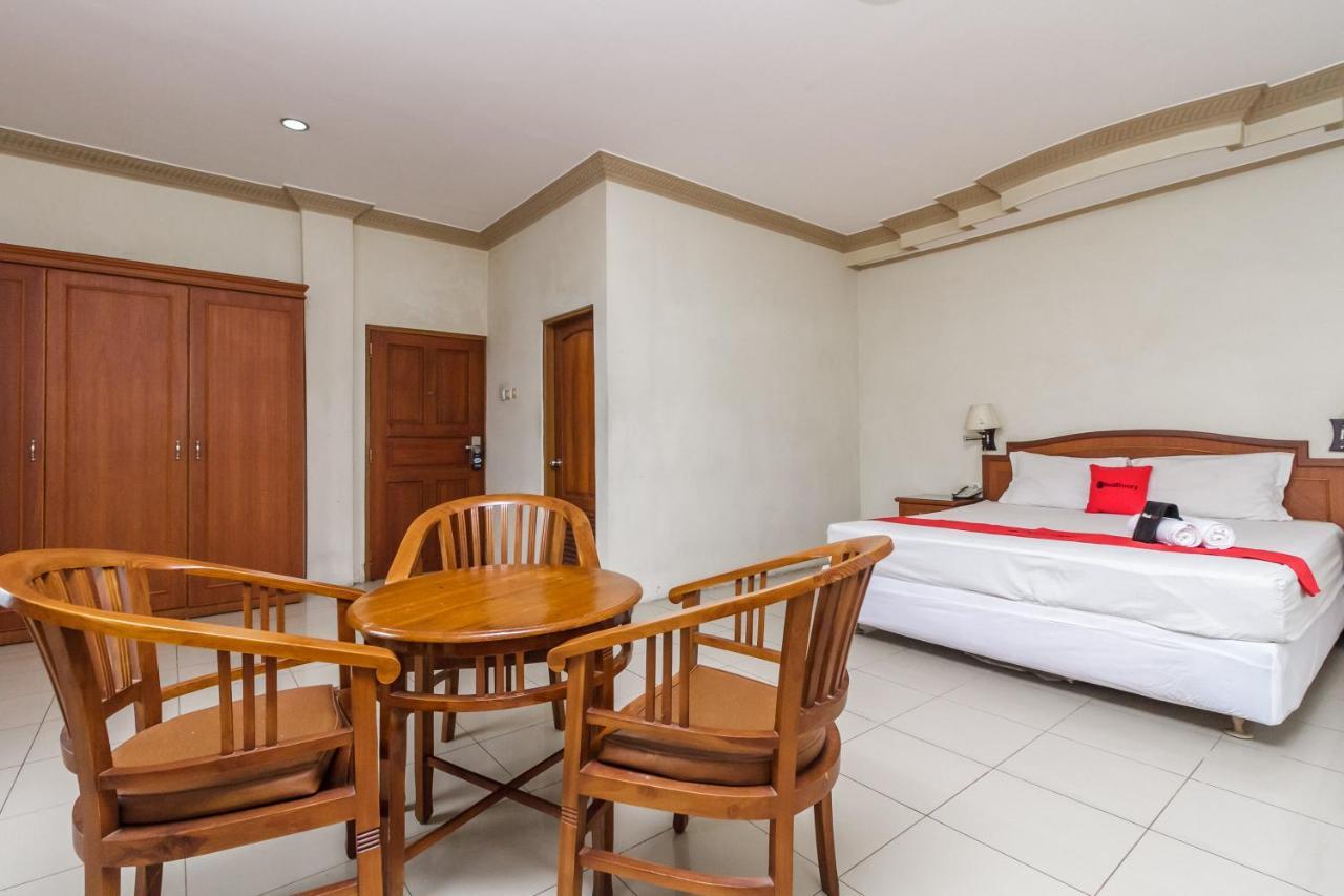 Reddoorz Plus Near Taman Siring Banua Anyar Buitenkant foto